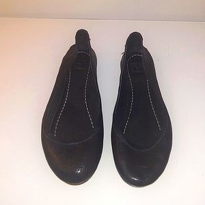 Frye Carson Black Ballet Flat